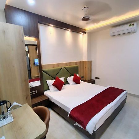 Celebration Guest House Lucknow Esterno foto